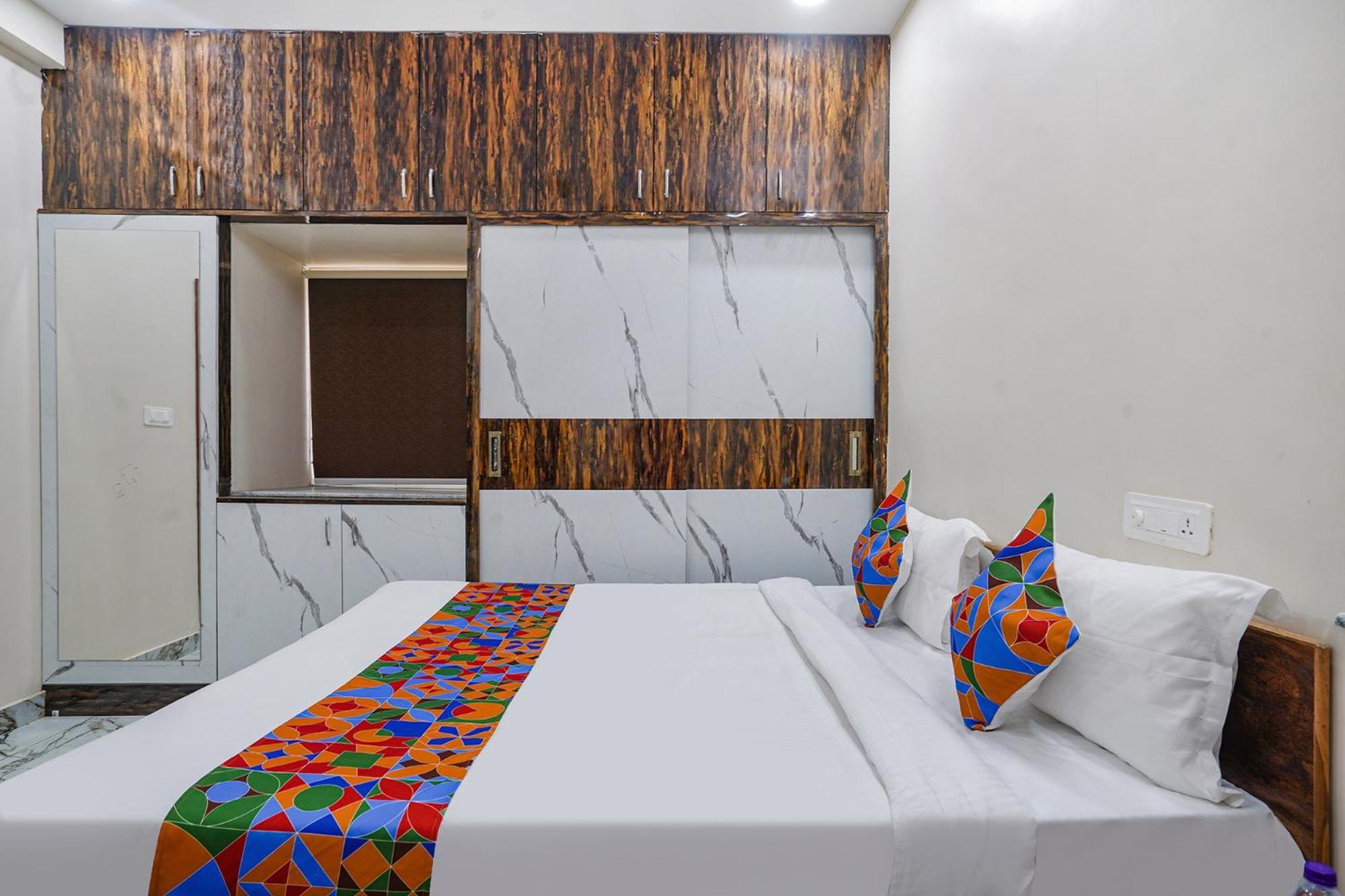 Fabhotel Perams Grand Inn - Hitech City 하이데라바드 외부 사진